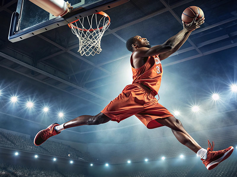 2米24的文班能够这样轻松地完成胯下换手暴扣，真是不可思议！